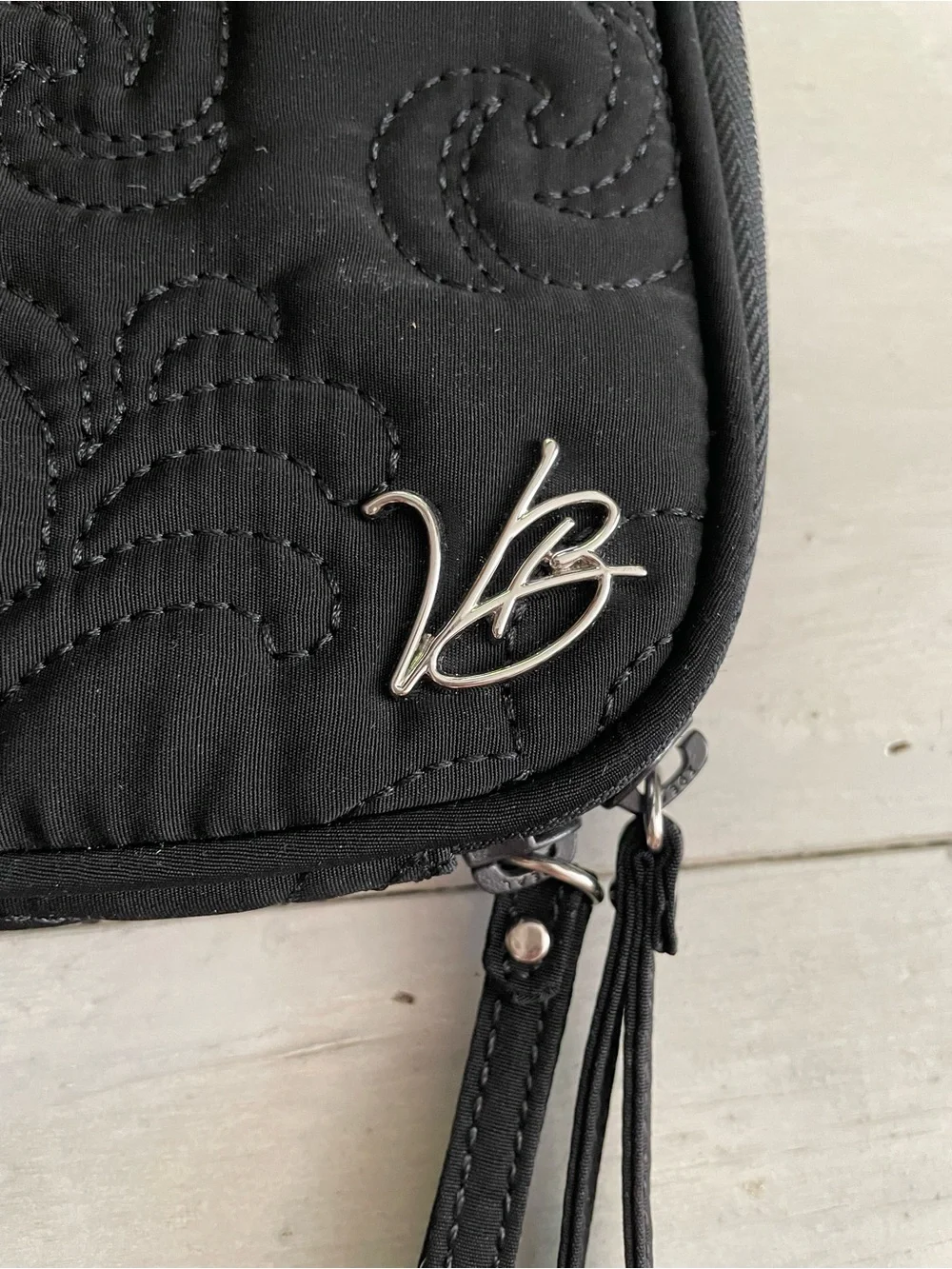 Vera Bradley Black Quilted Laptop Sleeve Floral Lining Inner Pocket Zip Close